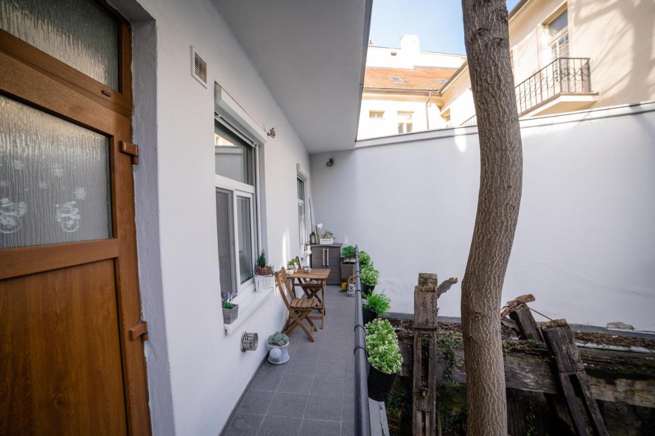 Apartman Sv. Urban Bratislava Eksteriør bilde